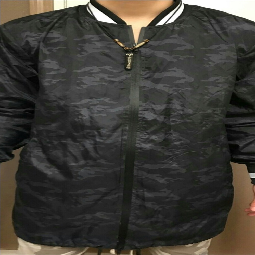 NWT FOREVER 21 Men Windbreaker Black Camo Jacket